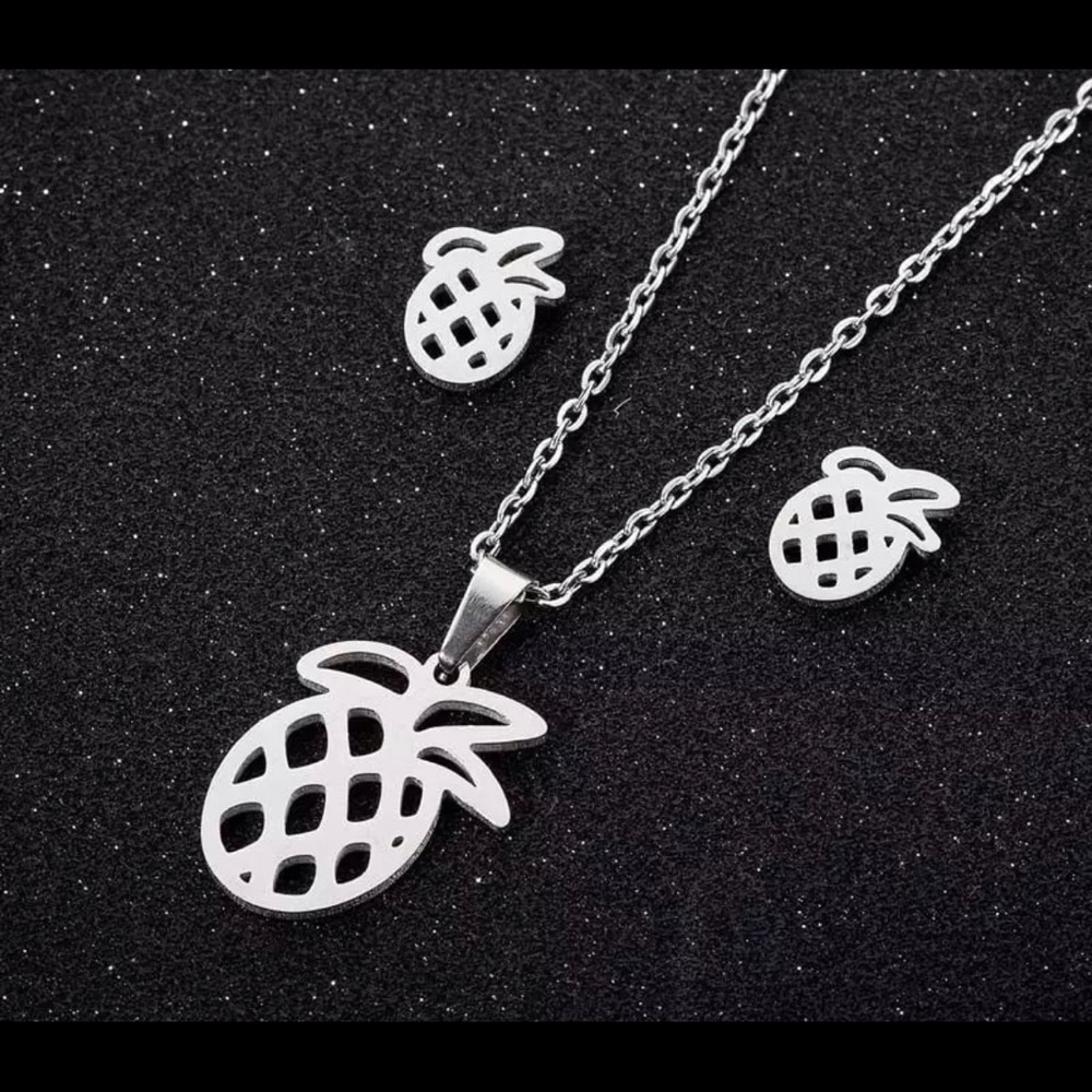 Silver plated Pineapple Necklace and Earring Set